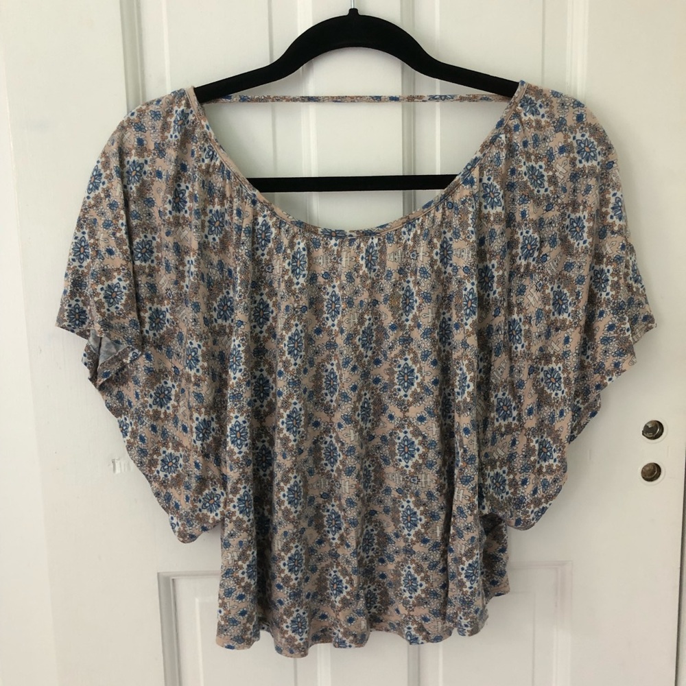 LUSH LOW BACK FLOWY TOP